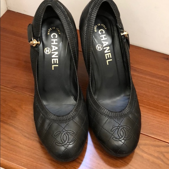 chanel shoes - chanel black pumps